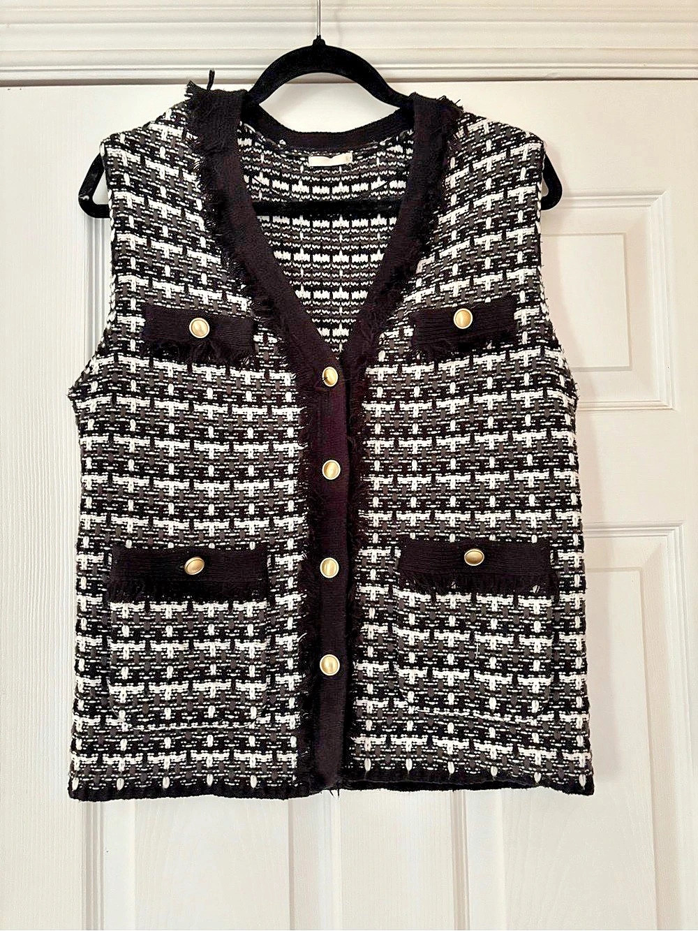 Black & White Tweed Knit Cardigan Size Small